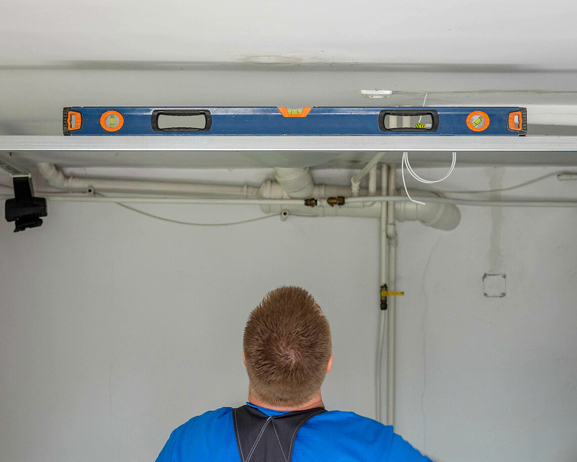 montujemy bramę garażową segmentową Novoferm 