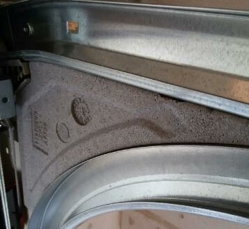 osłona prowadnicy - wypełnienei przestrzeni nad łukiem prowadnicy w bramie garażowej iso 45